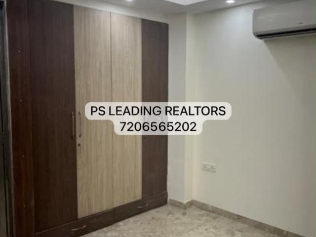 3 BHK Independent Builder Floor in Chittaranjan Park for rent New Delhi. The reference number is 20779347