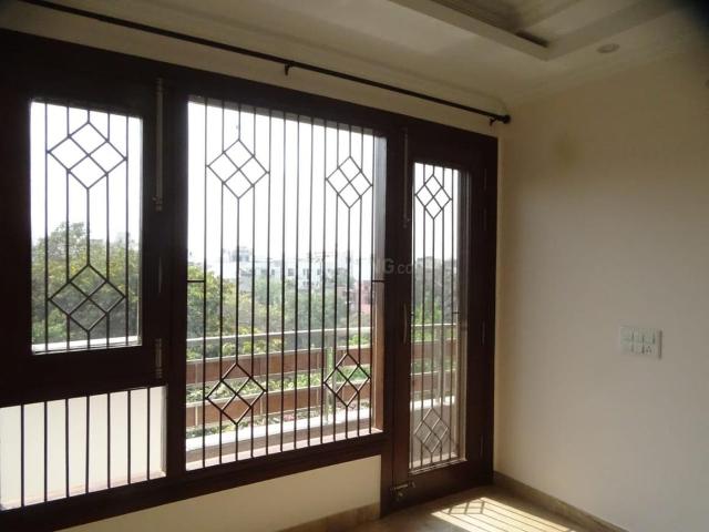 3 BHK Independent Builder Floor in Chittaranjan Park for rent New Delhi. The reference number is 21066898