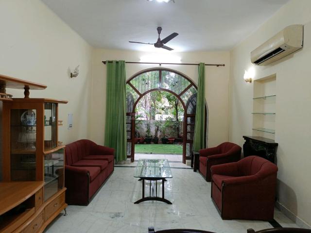 3 BHK Independent Builder Floor in Chittaranjan Park for rent New Delhi. The reference number is 21027677