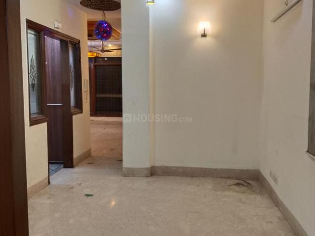 3 BHK Independent Builder Floor in Chittaranjan Park for rent New Delhi. The reference number is 21260624