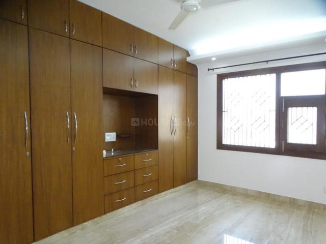 3 BHK Independent Builder Floor in Chittaranjan Park for rent New Delhi. The reference number is 21233591