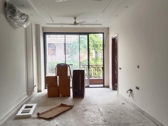 3 BHK Independent Builder Floor in Chittaranjan Park for rent New Delhi. The reference number is 21306799