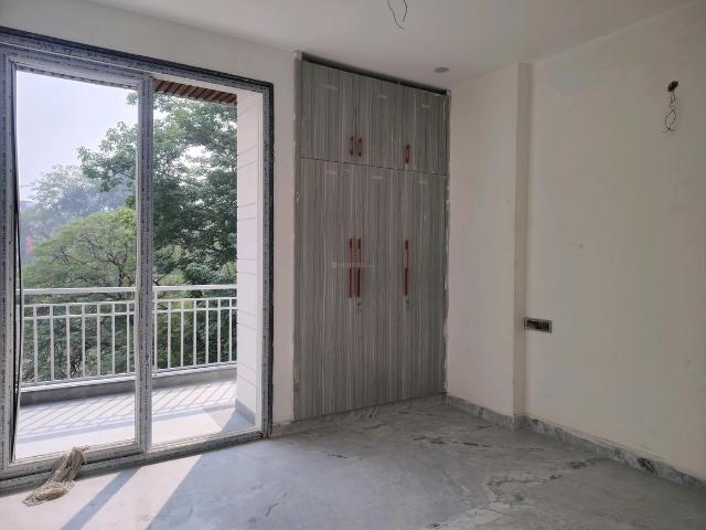 3 BHK Independent Builder Floor in Chittaranjan Park for resale New Delhi. The reference number is 18911841