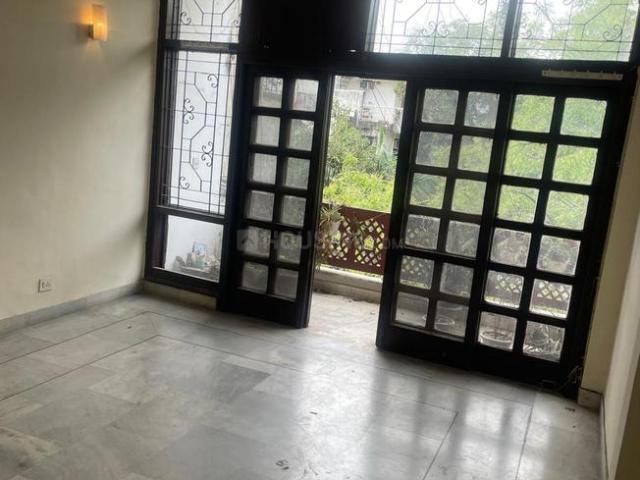3 BHK Independent Builder Floor in Chittaranjan Park for resale New Delhi. The reference number is 20209356