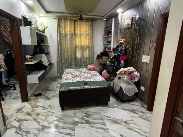 3 BHK Independent Builder Floor in Dwarka Mor for rent New Delhi. The reference number is 19531285