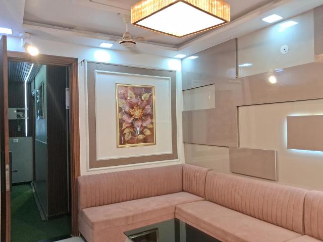 3 BHK Independent Builder Floor in Dwarka Mor for rent New Delhi. The reference number is 20541556