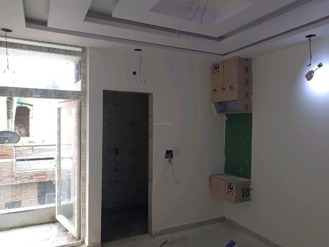 3 BHK Independent Builder Floor in Dwarka Mor for rent New Delhi. The reference number is 20707899