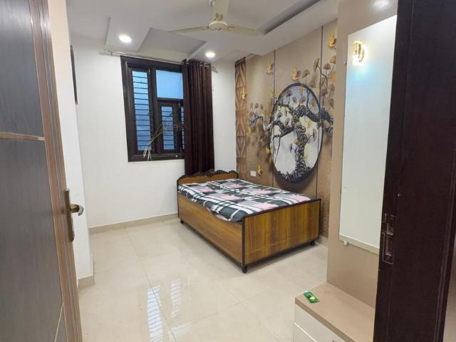 3 BHK Independent Builder Floor in Dwarka Mor for rent New Delhi. The reference number is 21107259