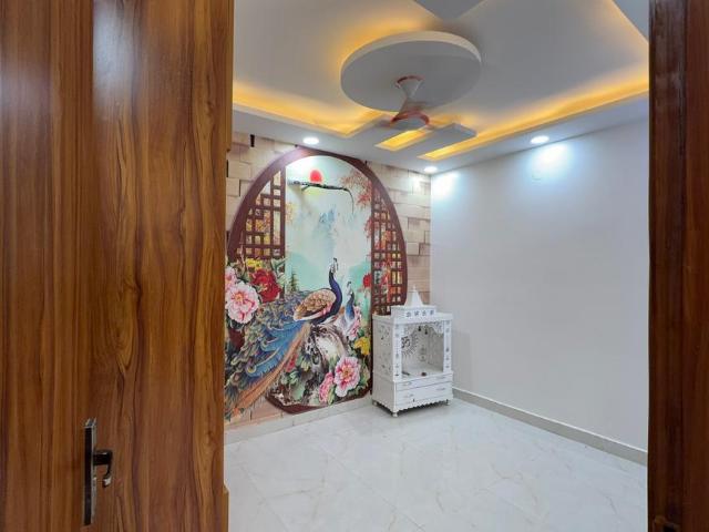 3 BHK Independent Builder Floor in Dwarka Mor for rent New Delhi. The reference number is 21314023