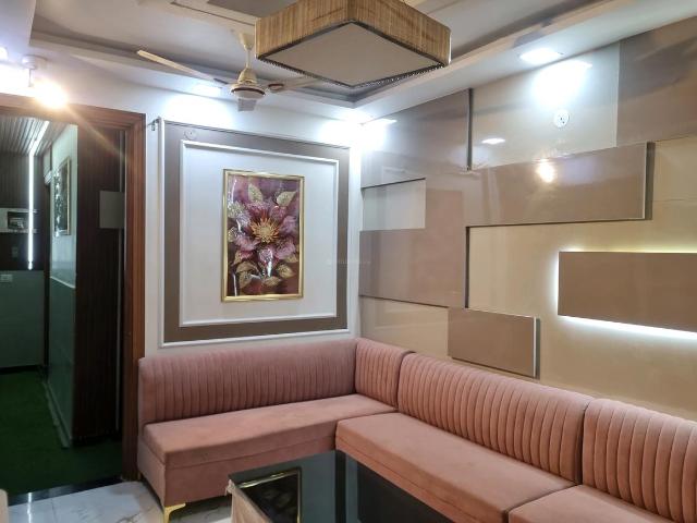 3 BHK Apartment in Dwarka Mor for resale New Delhi. The reference number is 20559978