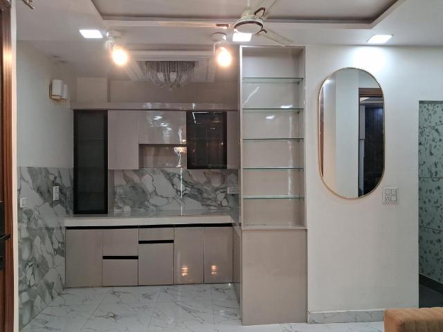 3 BHK Independent Builder Floor in Dwarka Mor for resale New Delhi. The reference number is 20744476