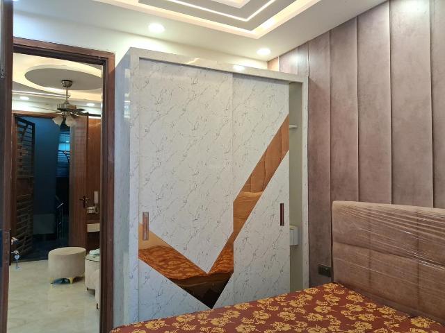 3 BHK Independent Builder Floor in Dwarka Mor for resale New Delhi. The reference number is 20744548