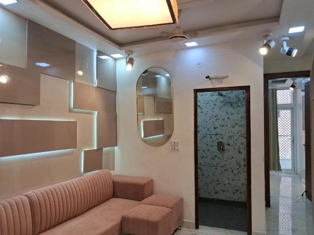 3 BHK Independent Builder Floor in Dwarka Mor for resale New Delhi. The reference number is 20802219