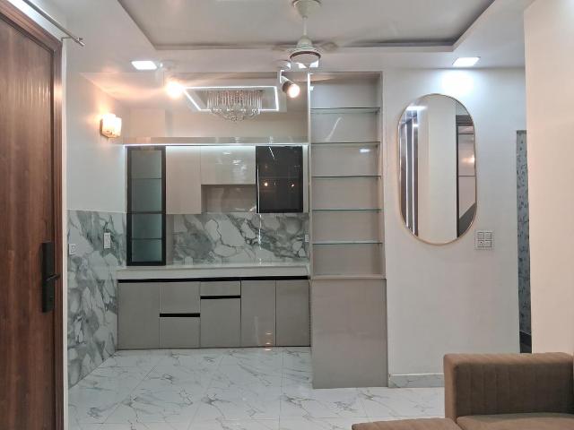 3 BHK Independent Builder Floor in Dwarka Mor for resale New Delhi. The reference number is 21010476