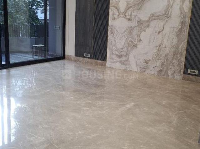 3 BHK Independent Builder Floor in Defence Colony for resale New Delhi. The reference number is 18935402