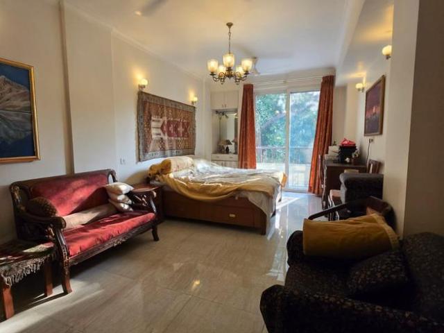 3 BHK Independent Builder Floor in Defence Colony for resale New Delhi. The reference number is 19215785