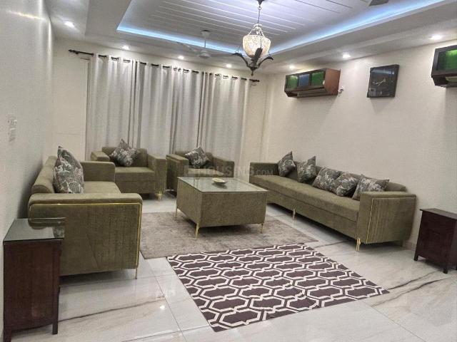 3 BHK Independent Builder Floor in East Of Kailash for rent New Delhi. The reference number is 21238118