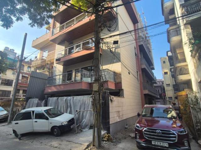 3 BHK Independent Builder Floor in East Of Kailash for resale New Delhi. The reference number is 16750262
