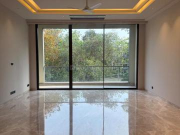 3 BHK Independent Builder Floor in East Of Kailash for resale New Delhi. The reference number is 20102870