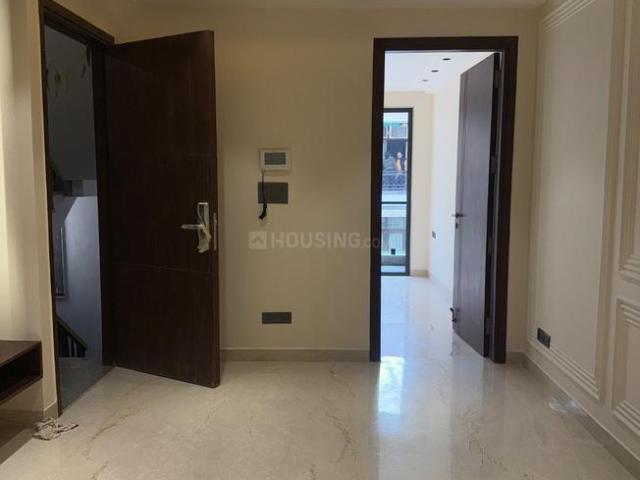 3 BHK Independent Builder Floor in East Of Kailash for resale New Delhi. The reference number is 21110397