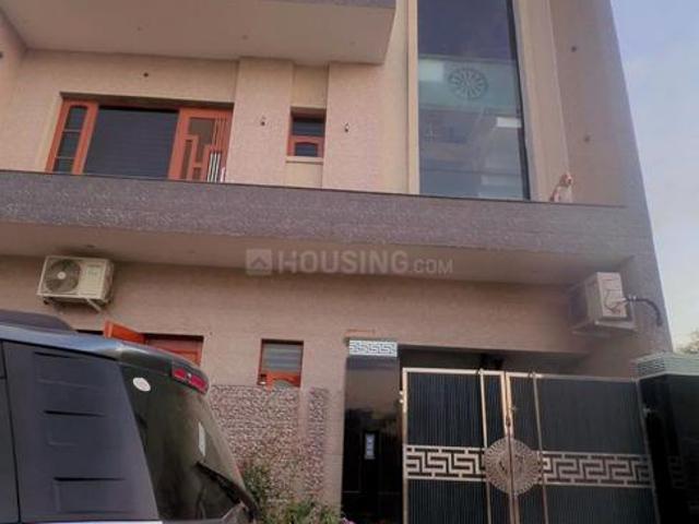 3 BHK Independent Builder Floor in Focal Point for rent Dera Bassi. The reference number is 21260095