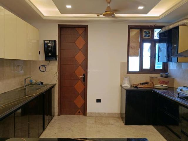 3 BHK Independent Builder Floor in Freedom Fighters Enclave for rent New Delhi. The reference number is 17469605