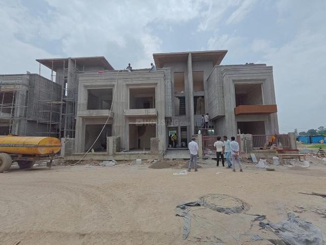 3 BHK Independent Builder Floor in GTB Nagar for resale New Delhi. The reference number is 18166775