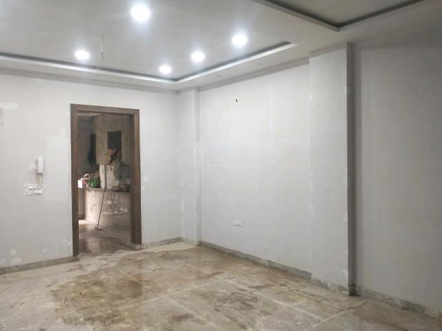 2 BHK Independent Builder Floor in Mukherjee Nagar for resale New Delhi. The reference number is 19802758