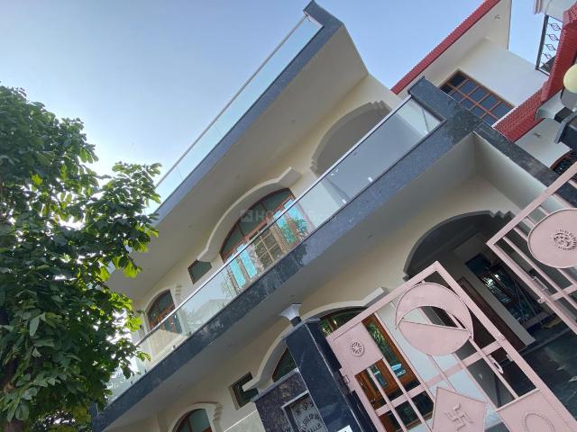 3 BHK Independent Builder Floor in Gamma II for rent Greater Noida. The reference number is 13595365