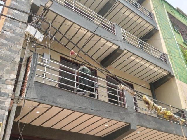 3 BHK Independent Builder Floor in Govindpuram for resale Ghaziabad. The reference number is 20941360