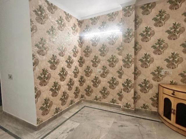 3 BHK Independent Builder Floor in Govindpuri for rent New Delhi. The reference number is 19841362