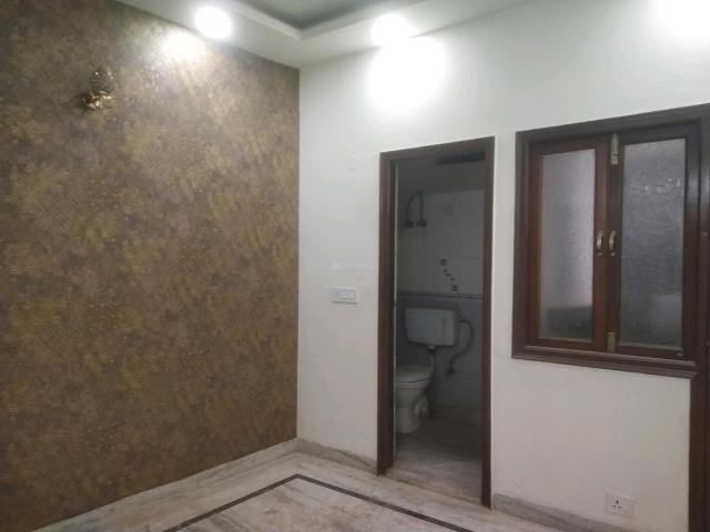 3 BHK Independent Builder Floor in Govindpuri for rent New Delhi. The reference number is 20293126