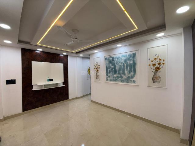 3 BHK Independent Builder Floor in Govindpuri for resale New Delhi. The reference number is 19550271