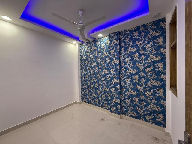 3 BHK Independent Builder Floor in Govindpuri for resale New Delhi. The reference number is 19596991