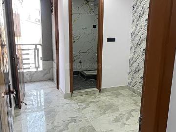 3 BHK Independent Builder Floor in Govindpuri for resale New Delhi. The reference number is 20029496