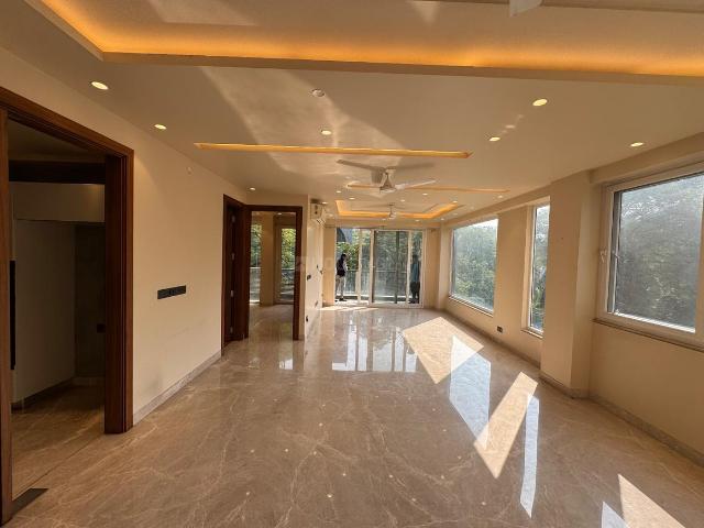 3 BHK Independent Builder Floor in Greater Kailash for resale New Delhi. The reference number is 18832337