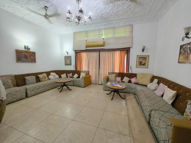3 BHK Independent Builder Floor in Greater Kailash I for rent New Delhi. The reference number is 20789008