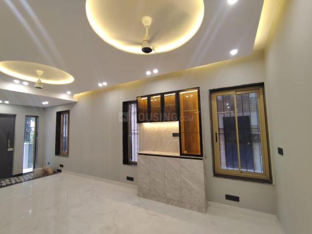 3 BHK Independent Builder Floor in Greater Kailash I for resale New Delhi. The reference number is 19988603