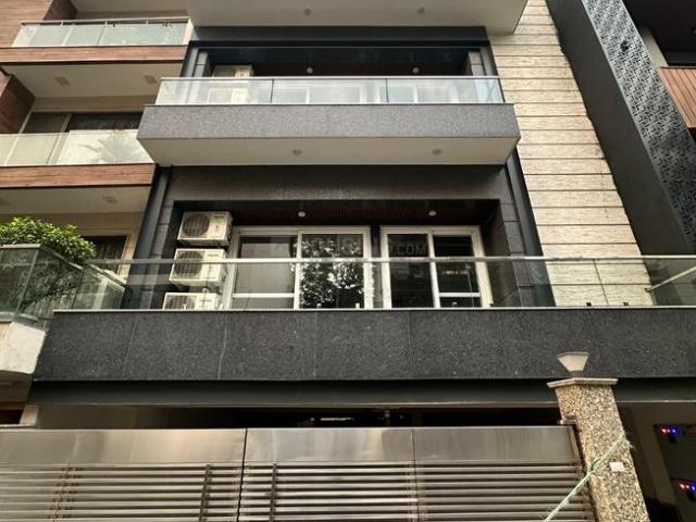3 BHK Independent Builder Floor in Greater Kailash I for resale New Delhi. The reference number is 20967647