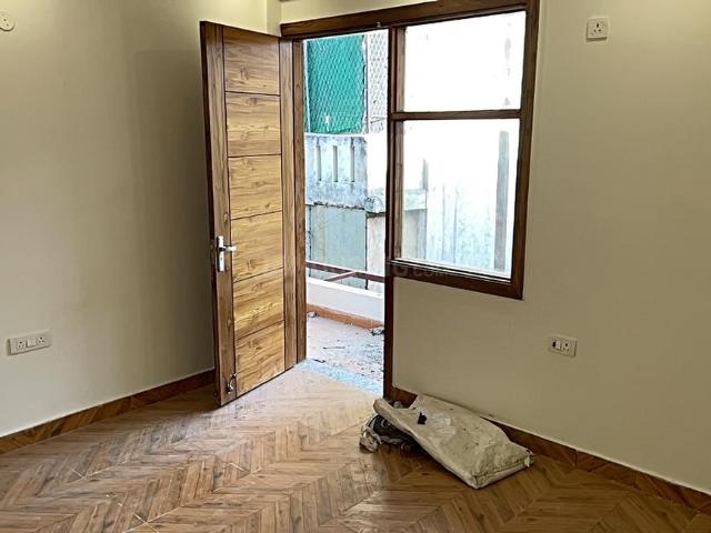 3 BHK Independent Builder Floor in Green Field Colony for rent Faridabad. The reference number is 20006155