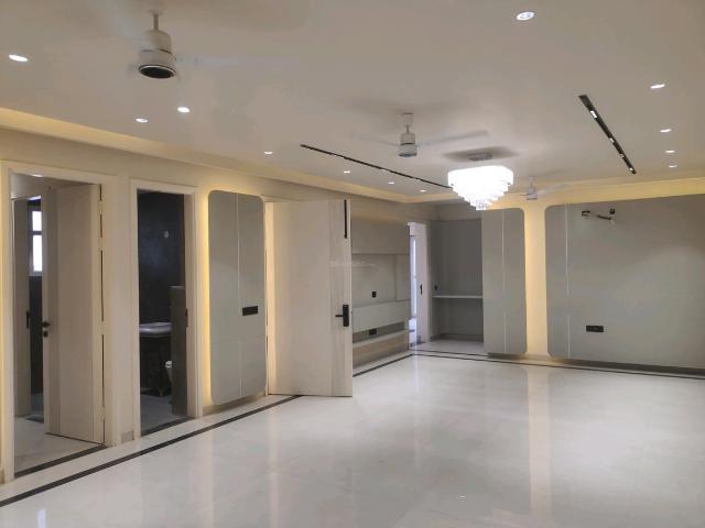 4 BHK Independent Builder Floor in Green Field Colony for resale Faridabad. The reference number is 21089990