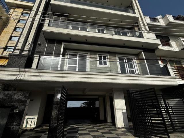 3 BHK Independent Builder Floor in Green Field Colony for resale Faridabad. The reference number is 21276157