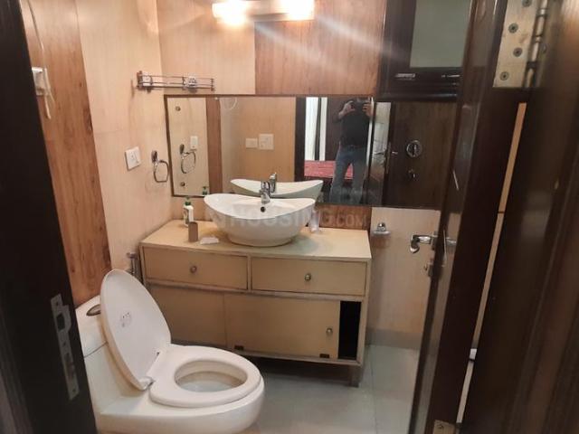 3 BHK Independent Builder Floor in Green Park for resale New Delhi. The reference number is 19689502