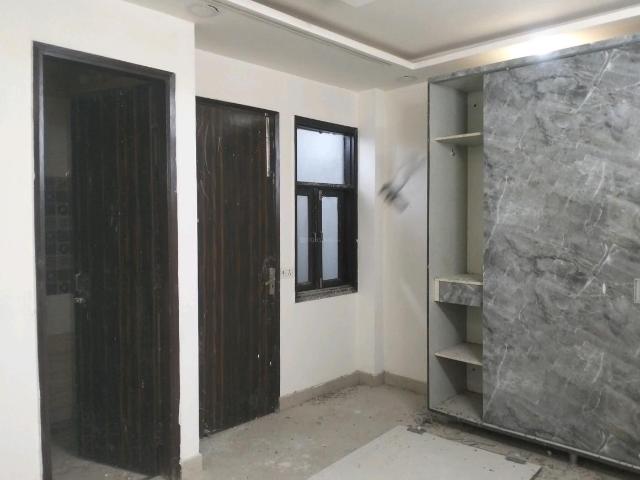3 BHK Independent Builder Floor in Hari Nagar for resale New Delhi. The reference number is 19010096