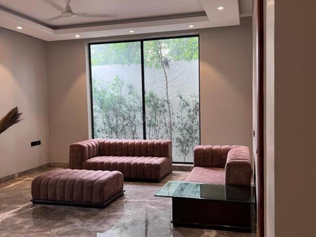 3 BHK Independent Builder Floor in Hauz Khas for rent New Delhi. The reference number is 21136432