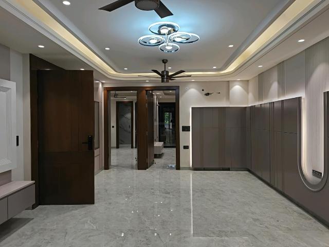 4 BHK Independent Builder Floor in Indirapuram for resale Ghaziabad. The reference number is 20674502