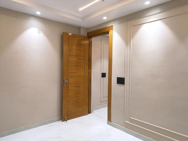 3 BHK Independent Builder Floor in Indirapuram for resale Ghaziabad. The reference number is 21050570