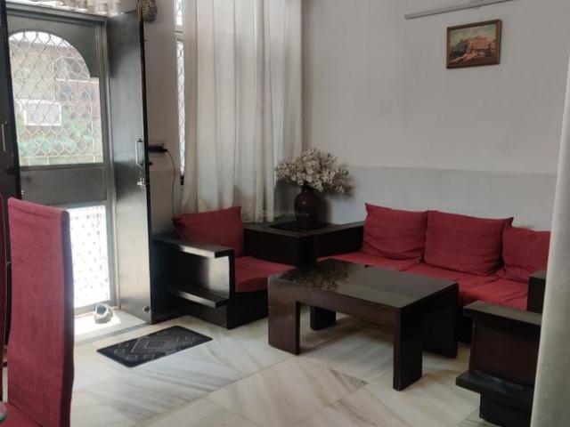 3 BHK Independent Builder Floor in Janakpuri for resale New Delhi. The reference number is 18549395
