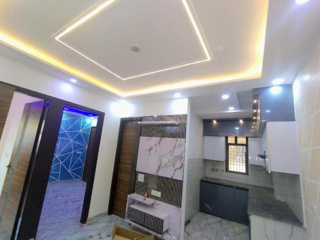 3 BHK Independent Builder Floor in Janakpuri for resale New Delhi. The reference number is 21359443