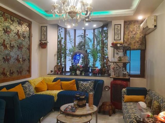 3 BHK Independent Builder Floor in Kailash Colony for resale New Delhi. The reference number is 20757015